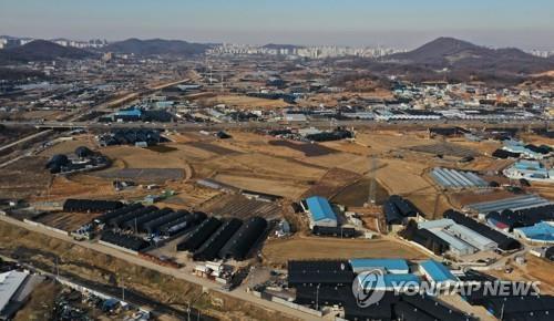 This file photo shows the site of a housing development project in the Gwangmyeong and Siheung area in Gyeonggi Province. (Yonhap)