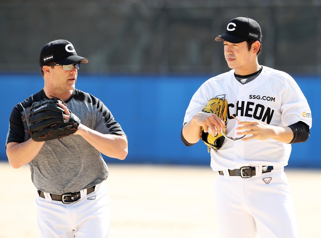 (Yonhap Interview) New coach for newly named KBO team embraces opportunity to teach