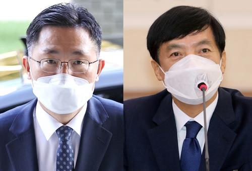 This undated file photo shows Lee Jung-soo (L) and Lee Sung-yoon (R). (Yonhap)