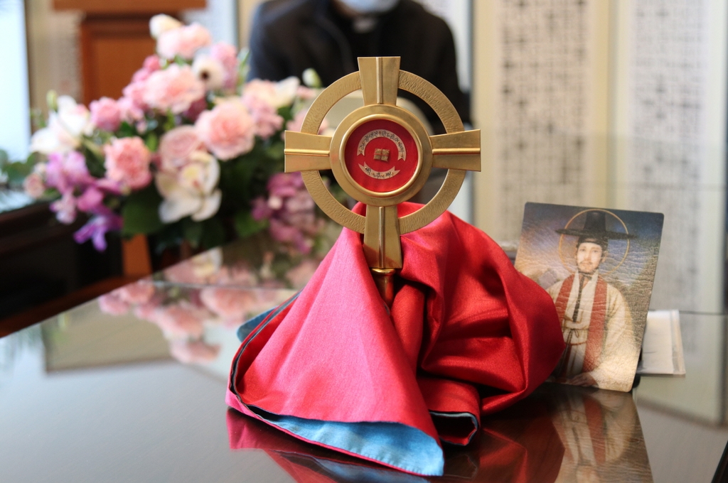 This photo provided by the Catholic Archdiocese of Seoul shows the relic of St. Andrew Kim Tae-gon, the first native Korean Catholic priest. (PHOTO NOT FOR SALE) (Yonhap)