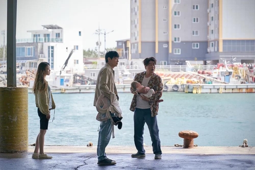 This image provided by the 75th Cannes Film Festival shows a scene from "Broker." (PHOTO NOT FOR SALE) (Yonhap)