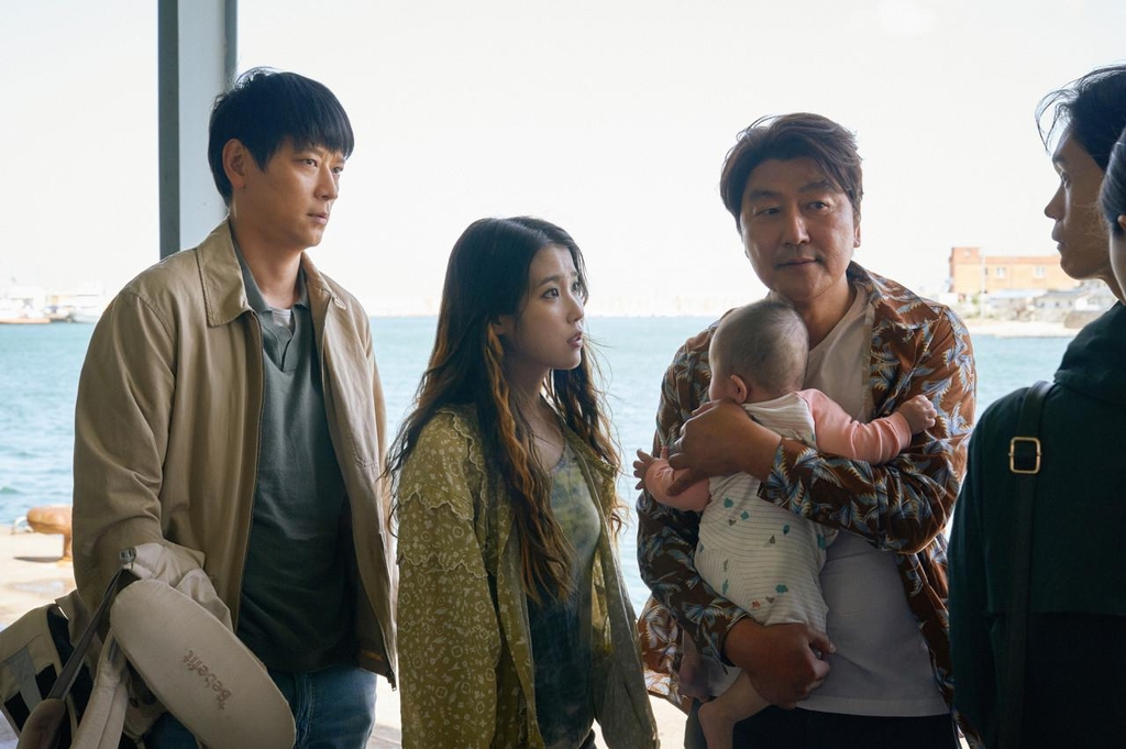 (Movie Review) Another unconventional family, another award-winning farce for Kore-eda