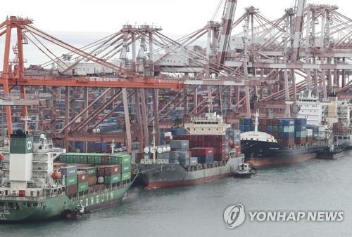 S. Korea logs record current account surplus with U.S. in 2021