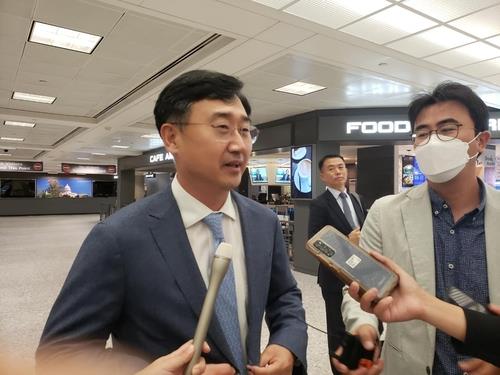 South Korea's Vice Defense Minister Shin Beom-chul speaks to the press upon arrival at Dulles International Airport near Washington, D.C., on Sept. 13, 2022. (PHOTO NOT FOR SALE) (Yonhap)