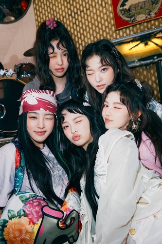 Girl group NewJeans to release its new EP 'OMG' on Jan. 2