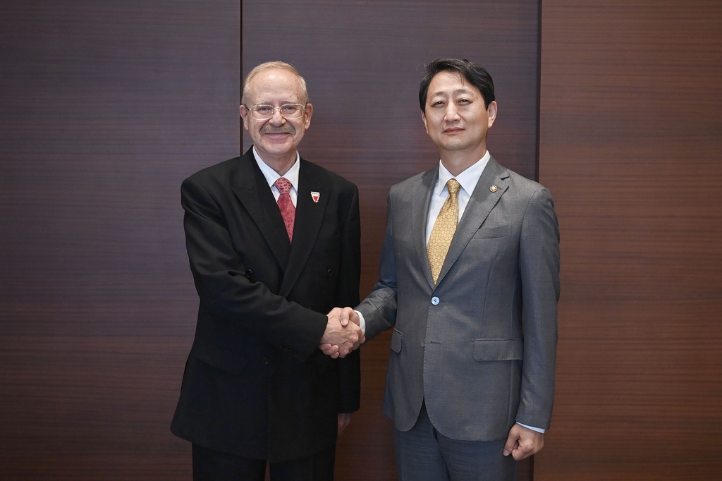 S. Korea, Bahrain discuss cooperation on trade, investment | Yonhap ...