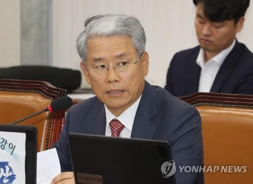 This file photo taken Oct. 11, 2019, shows then lawmaker Kim Dong-cheol speaking at the National Assembly. (Yonhap)