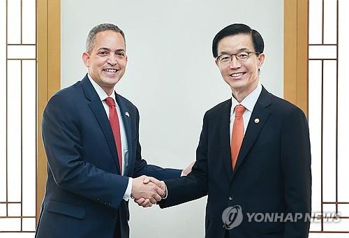 (LEAD) S. Korea asks for U.S.' cooperation regarding chip export controls on China