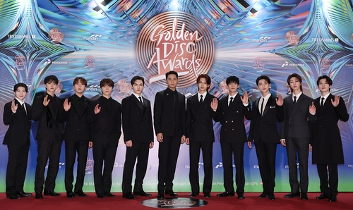 K-pop boy group Seventeen poses for photographers at the 38th Golden Disc Awards ceremony in Jakarta on Jan. 6, 2024, in this photo provided by the event's organizer. (PHOTO NOT FOR SALE) (Yonhap)