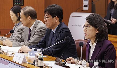 Second Vice Foreign Minister Kang in-sun (R) speaks during an interagency meeting on official development assistance plans for 2024 at the foreign ministry building in Seoul on Feb. 7, 2024, in this photo provided by her office. (PHOTO NOT FOR SALE) (Yonhap)