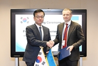 S. Korea signs framework agreement to provide Ukraine with economic cooperation funds