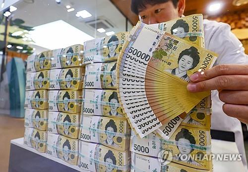 Money supply falls for first time in 23 months in March: BOK
