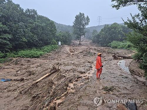  Death toll rises sharply as heavy rains trigger deadly landslides in Sancheong