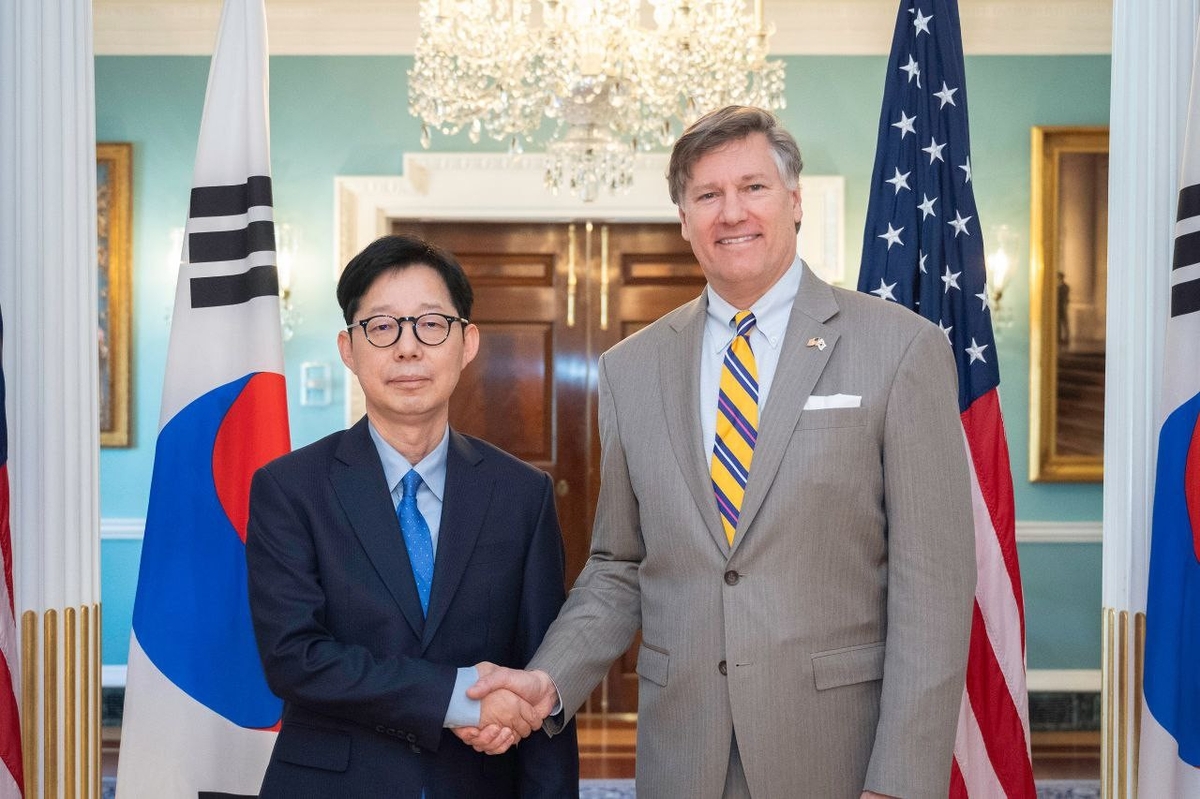 (2nd LD) S. Korea, U.S. agree to swiftly launch working groups for follow-up talks on summit agreements