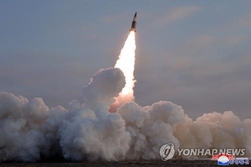 Un missile tactique guidé a été lancé par la Corée du Nord le lundi 17 janvier 2022, a rapporté le lendemain l'Agence centrale de presse nord-coréenne (KCNA). (Utilisation en Corée du Sud uniquement et redistribution interdite)