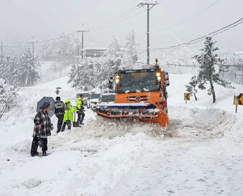 Chutes de neige dans le Gangwon, accidents de la route en chaîne