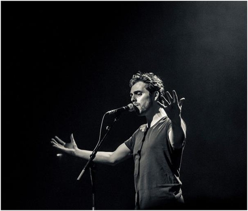 L'artiste musical français Bastien Lanza lors d'un concert. (Photo du site du Conseil de promotion de la Francophonie en Corée)