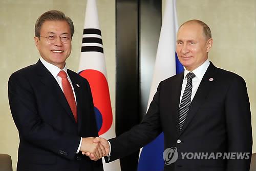 韓ロ首脳会談　対北朝鮮制裁緩和など意見交換