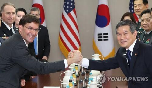 韓米国防相が電話会談　韓日軍事協定終了決定に米「懸念」