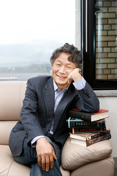박상진 부산외국어대 교수. 사진/임귀주 기자