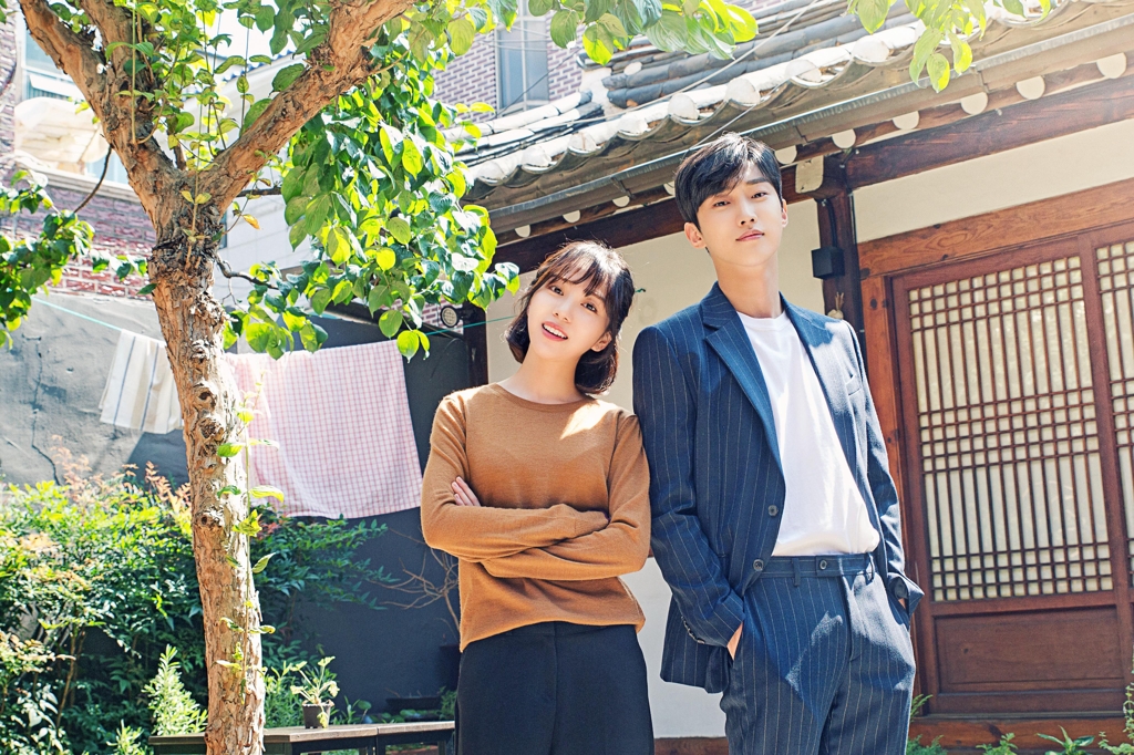 웹드라마 '풍경'의 주인공 민아(왼쪽)와 진영