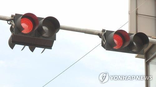 '보행자 안전 먼저'…야간 점멸신호 운영기준 강화