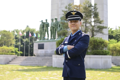 공군학사후보생 382명 소위 계급장…3대째 공군장교 임관 '눈길'