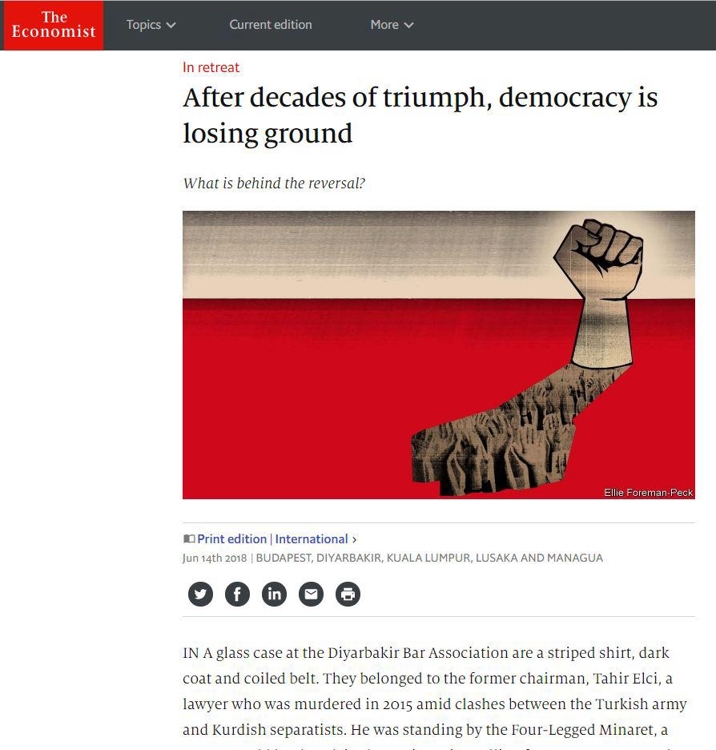 작년 6월 이코노미스트가 발간한 기사 '수십 년의 승리 뒤 후퇴하는 민주주의(After decades of triumph, democracy is losing ground)' [이코노미스트 홈페이지 캡처]