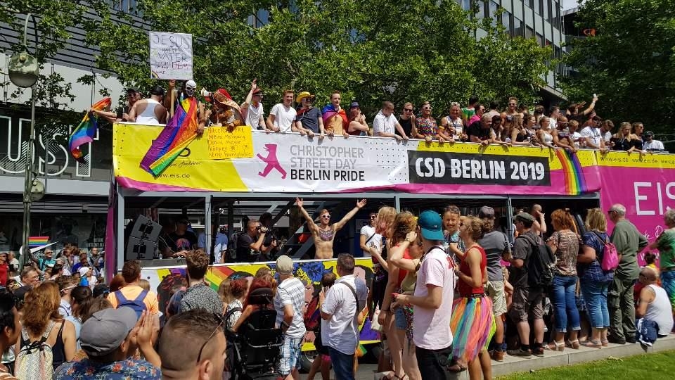 베를린의 동성애 퍼레이드에 참가한 시민들 [베를린=연합뉴스] 