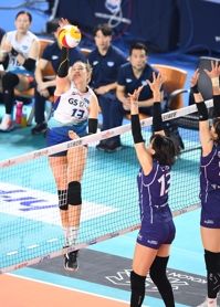 '러츠 25점' GS칼텍스, 도로공사 꺾고 2연승…선두 도약