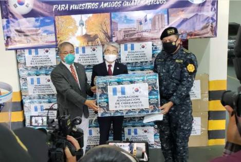 과테말라한인회, 현지 경찰에 방역물품 기증