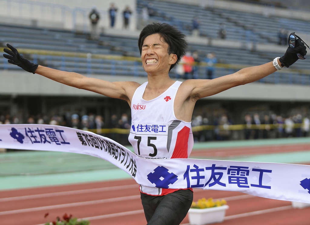 남자마라톤 일본 신기록 세운 스즈키 겐고