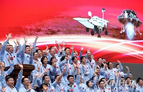 '화성 착륙' 중국, 미국 아성에 도전장…우주경쟁 점화