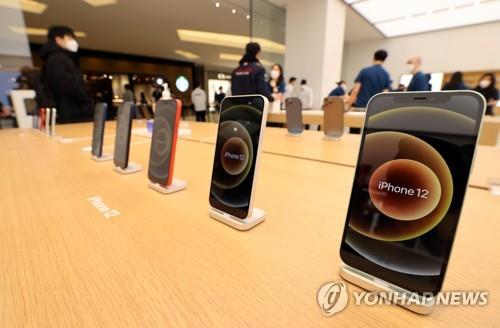 애플스토어에 전시된 아이폰