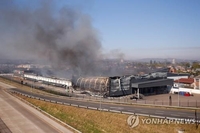 남아공 폭동 확산에 군 배치…6명 사망·LG공장 불타(종합2보)