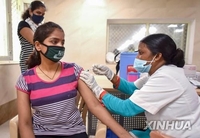 코로나 3번 확진된 인도 의사의 불운…2번은 '돌파 감염'