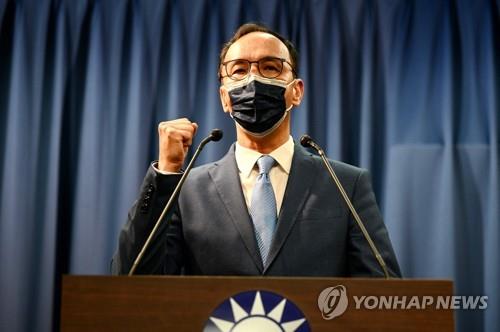 주리룬, 대만 야당 국민당 주석 당선…양안관계 설정 과제