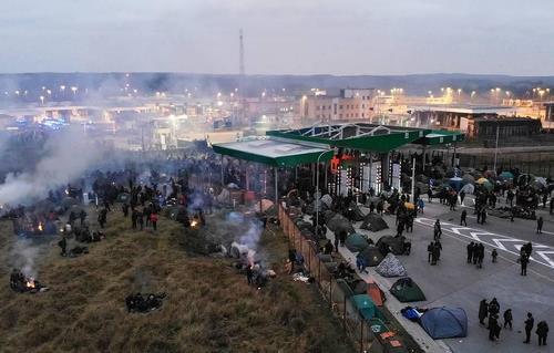 푸틴-드라기 전화 통화…벨라루스 국경 이주민 사태 등 논의