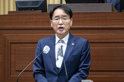 경북도의원 "산불 전담인력 확대…대형 헬기 도입해야"