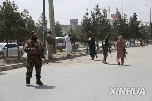 아프간 카불서 미니버스 겨냥 폭탄 테러…"4명 사망"