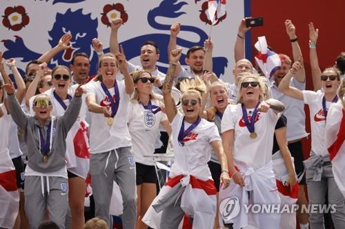 잉글랜드 대표팀 여자 유럽축구선수권대회 우승 축하 행사 