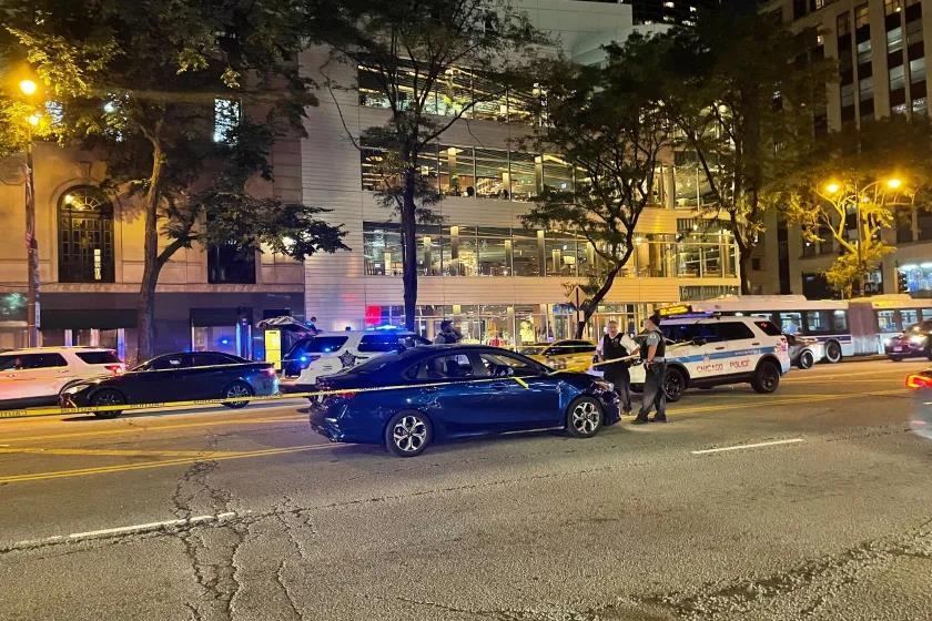미국 시카고 미시간애비뉴의 피해자 차량과 경찰차