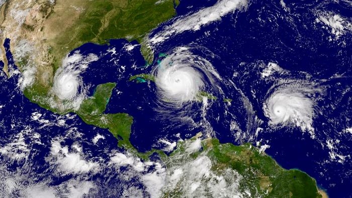 2017년 9월 8 포착된 허리케인 카티아와 이르마, 열대성 폭풍 호세 위성 이미지 