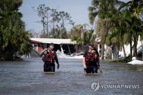 US rescuers search for survivors after Hurricane Ion landfall