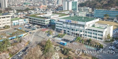 경기도, 팔달산 옛 청사 우선 활용방안 추진…"지역경제 살리기"