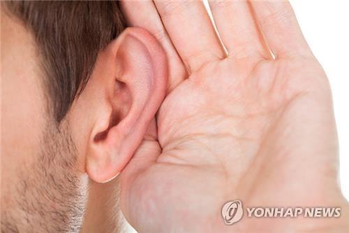 "이어폰 '소음 제거' 기능, 청력도 보호해요"