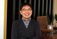  "온기 나누며 용기 얻었죠" 10년째 연탄배달봉사 박형진 씨