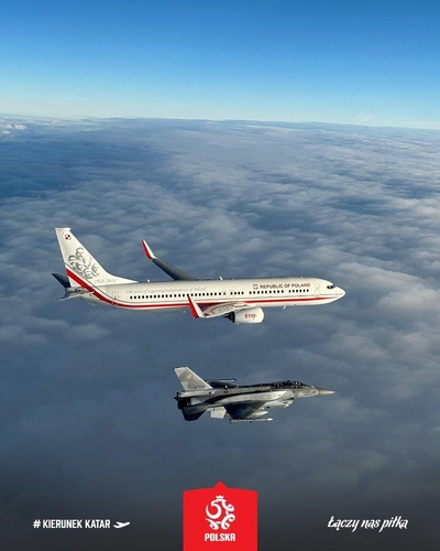 [월드컵] 폴란드 공군, F-16 전투기로 대표팀 카타르 가는 비행기 호위