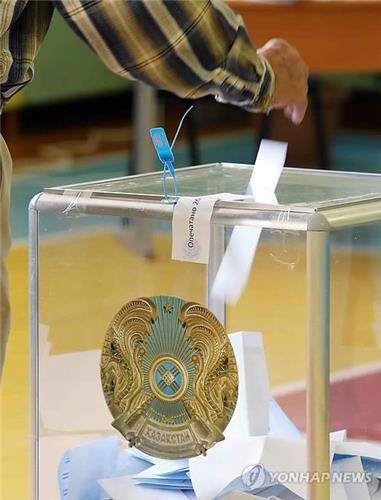 카자흐 대선 D-1…유력 후보 토카예프 대통령, '공정선거' 약속