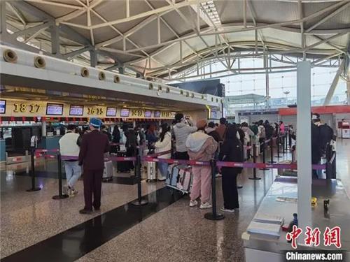 충칭 공항 모습